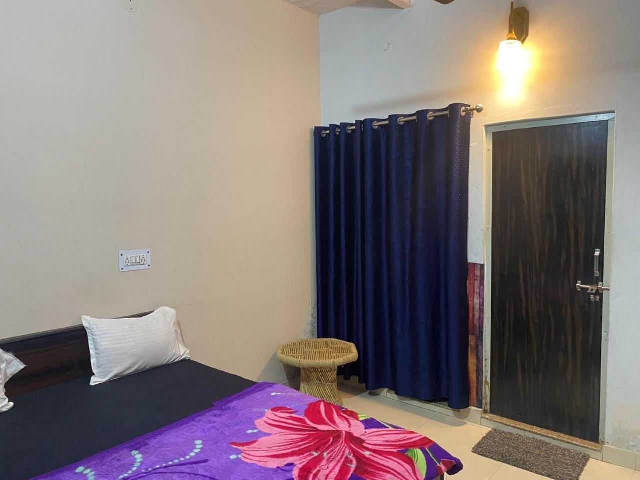Ram Paying Guest House & Hostel Near By Krishna Janmabhoomi Mathura Dış mekan fotoğraf